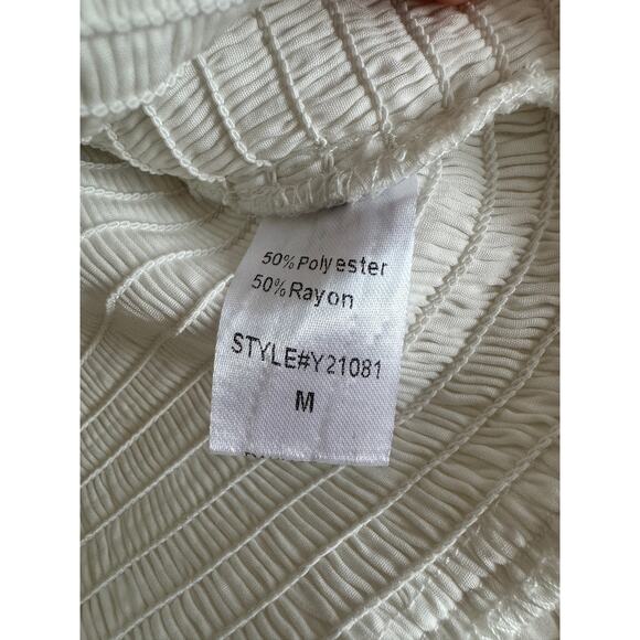 Do + Be PUFF SLEEVE SMOCKED WAIST ROMPER - Picture 3 of 6